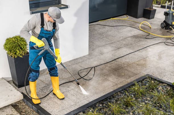 Why Choose Our Certified Pressure Washing Experts for Your Project Needs in Holley, FL?
